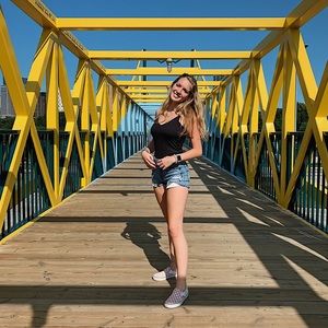 Meet your Posher, Elaina